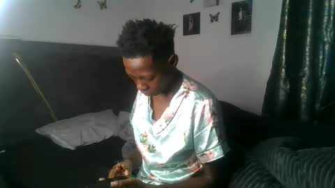 Snapshot of dark_mellanin chatting on May 28, 2026, 8:33 am dark_mellanin online show from May 28, 2026, 8:33 am
