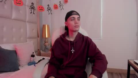 dark_sun333 online show from October 26, 2025, 8:59 pm