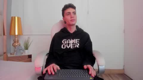 dark_sun333 online show from November 19, 2025, 10:10 pm