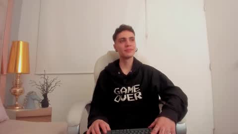 dark_sun333 online show from December 3, 2025, 10:41 pm