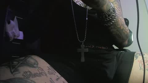 darkclothes online show from January 4, 2025, 8:37 pm