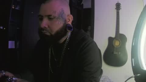 darkclothes online show from January 5, 2025, 11:12 pm