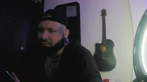 darkclothes online show from January 7, 2025, 6:35 pm