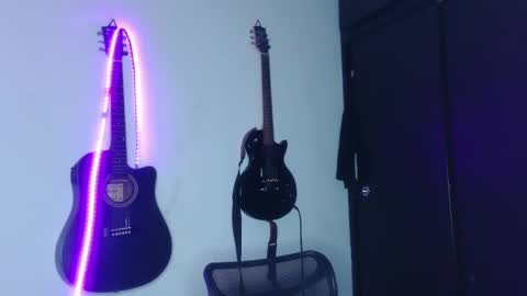 darkclothes online show from February 1, 2025, 8:08 am