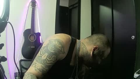 darkclothes online show from February 8, 2025, 5:08 am