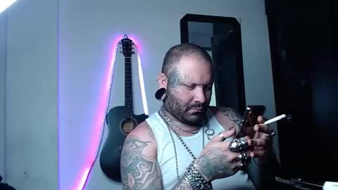 darkclothes online show from February 15, 2025, 2:37 am