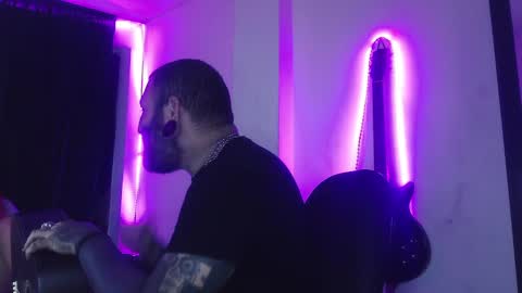 darkclothes online show from February 26, 2025, 8:04 am