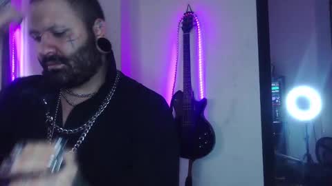 darkclothes online show from February 27, 2025, 5:58 pm