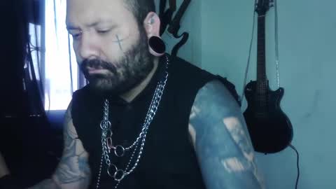 darkclothes online show from March 3, 2025, 12:58 pm