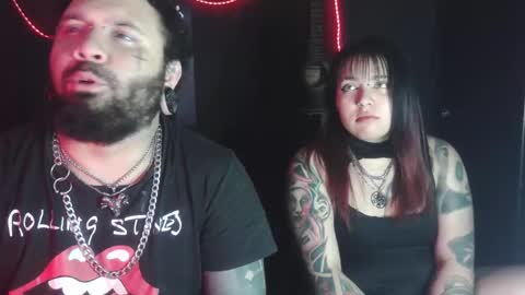 darkclothes online show from September 25, 2025, 2:48 am