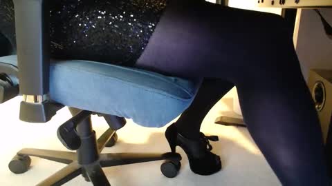 darkestme online show from January 13, 2026, 11:15 am