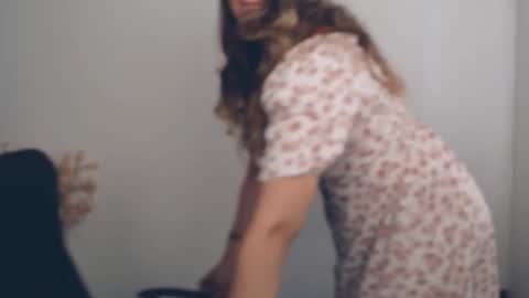 Anna online show from September 15, 2025, 1:55 pm