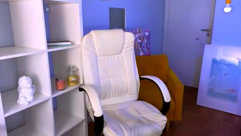 darkmoon____ online show from November 29, 2025, 4:43 pm