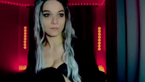 roseredgoddess online show from June 11, 2026, 1:27 am