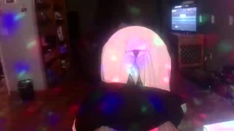 darla_darling1222101 online show from April 17, 2026, 2:25 am