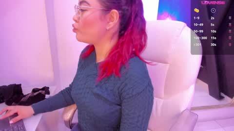 Snapshot of darlingbdsm_ chatting on December 26, 2024, 2:27 pm Darling online show from December 26, 2024, 2:27 pm