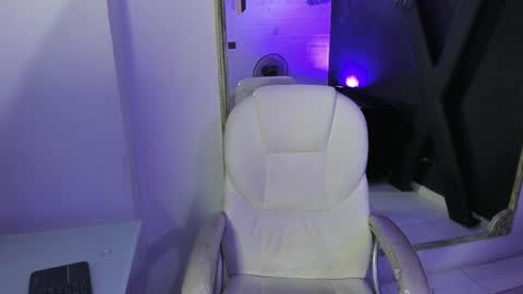 Snapshot of darlingbdsm_ chatting on March 1, 2025, 12:45 pm Darling online show from March 1, 2025, 12:45 pm