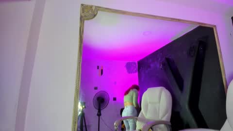 Snapshot of darlingbdsm_ chatting on March 5, 2025, 1:06 pm Darling online show from March 5, 2025, 1:06 pm