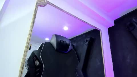 Snapshot of darlingbdsm_ chatting on October 5, 2025, 12:14 pm Darling online show from October 5, 2025, 12:14 pm