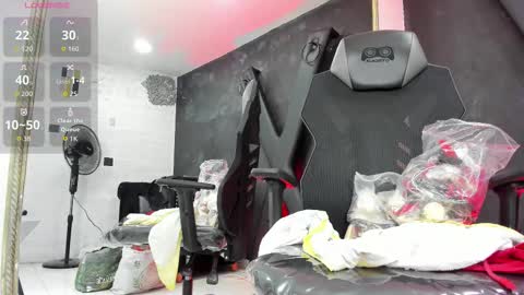 Snapshot of darlingbdsm_ chatting on October 6, 2025, 12:46 pm Darling online show from October 6, 2025, 12:46 pm