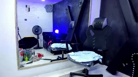 Snapshot of darlingbdsm_ chatting on October 17, 2025, 1:14 pm Darling online show from October 17, 2025, 1:14 pm