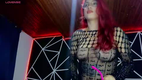 Darlyhooper online show from September 23, 2025, 11:30 pm