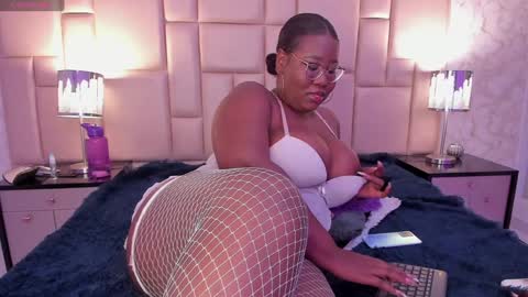  Darnell Queen online show from December 7, 2024, 9:39 am