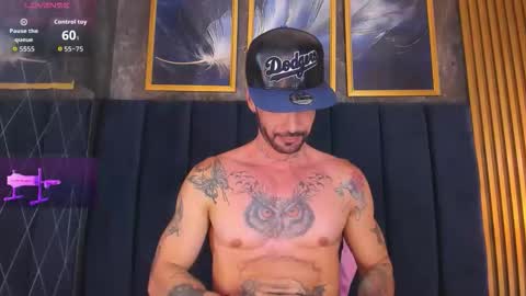 darwin_horny2 online show from May 6, 2026, 9:42 pm