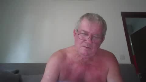 darwincock online show from April 21, 2026, 1:53 am