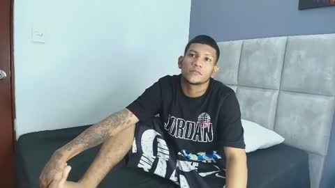 darwinwavex online show from April 15, 2026, 2:35 pm