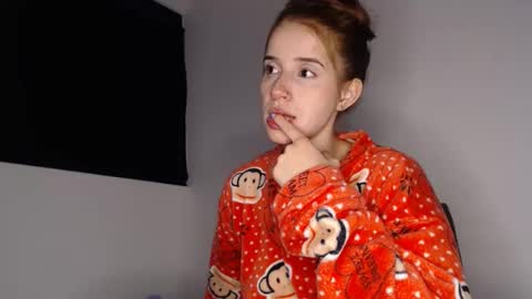 Dafne online show from June 10, 2026, 2:45 am
