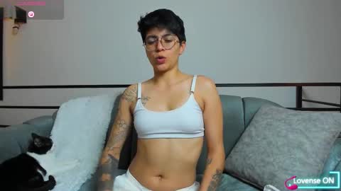 Snapshot of dass_roman chatting on September 23, 2025, 9:40 pm Dass Roman online show from September 23, 2025, 9:40 pm