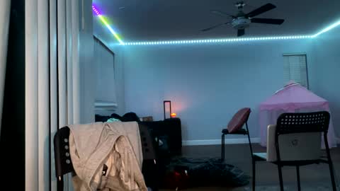 Snapshot of datb0igud chatting on February 23, 2025, 1:32 pm LushLavish online show from February 23, 2025, 1:32 pm