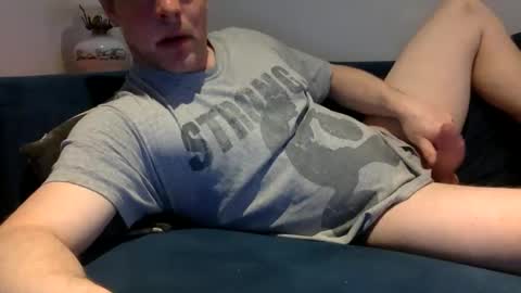 daveb709709709 online show from April 22, 2026, 9:16 pm