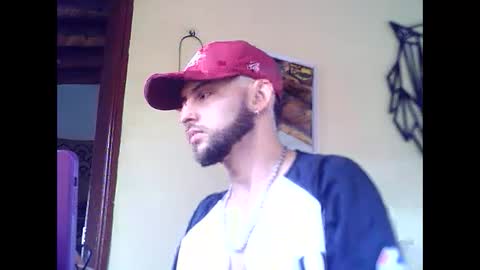 Snapshot of david23vergota chatting on December 19, 2025, 4:03 pm david23vergota online show from December 19, 2025, 4:03 pm