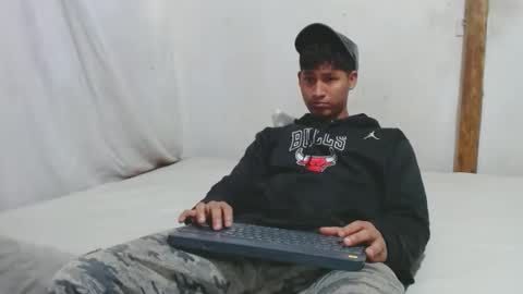 Snapshot of david_efrem chatting on September 21, 2025, 6:09 pm david_efrem online show from September 21, 2025, 6:09 pm