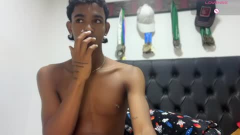 Snapshot of david_hot44 chatting on June 17, 2026, 2:25 am david_hot44 online show from June 17, 2026, 2:25 am