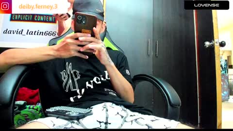 Snapshot of david_latin666_ chatting on December 15, 2024, 6:37 pm David online show from December 15, 2024, 6:37 pm