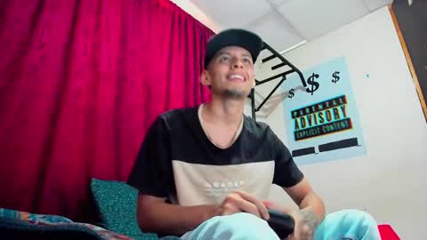 Snapshot of david_latin666_ chatting on October 2, 2025, 7:21 pm David online show from October 2, 2025, 7:21 pm