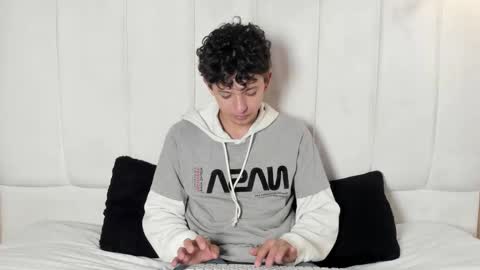 Roy online show from February 18, 2026, 12:45 pm