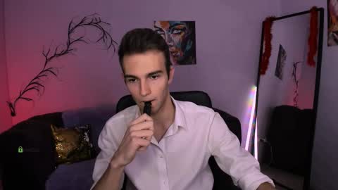 Snapshot of david_sunny chatting on November 20, 2025, 8:19 pm David online show from November 20, 2025, 8:19 pm