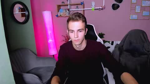 Snapshot of david_sunny chatting on November 28, 2025, 8:22 pm David online show from November 28, 2025, 8:22 pm