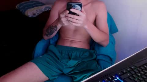 Snapshot of davidsalazar33 chatting on March 6, 2025, 2:41 am davidsalazar33 online show from March 6, 2025, 2:41 am