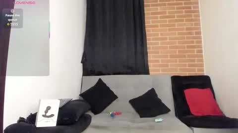 davidx_x21 online show from October 28, 2025, 11:29 pm