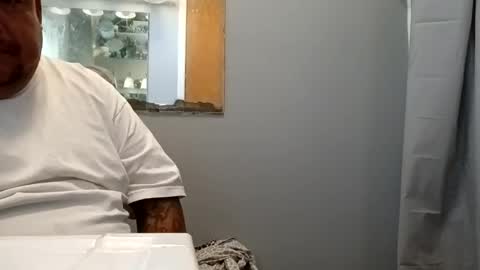 Snapshot of davidzhere222800 chatting on November 10, 2025, 11:15 pm davidzhere222800 online show from November 10, 2025, 11:15 pm