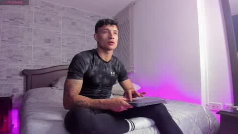 davis online show from November 19, 2025, 2:33 am