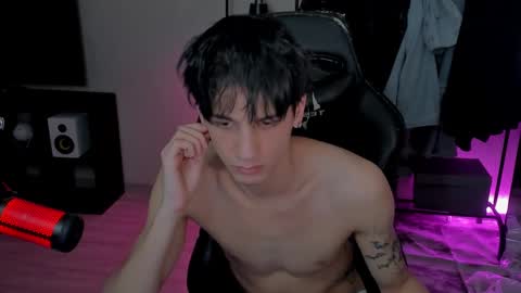 davis online show from February 5, 2025, 10:01 pm