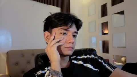 davoxer online show from April 19, 2026, 2:44 am