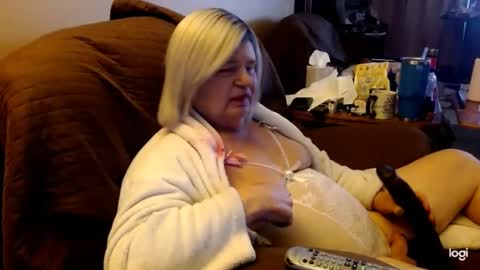 dawndoesall online show from February 9, 2025, 9:39 pm