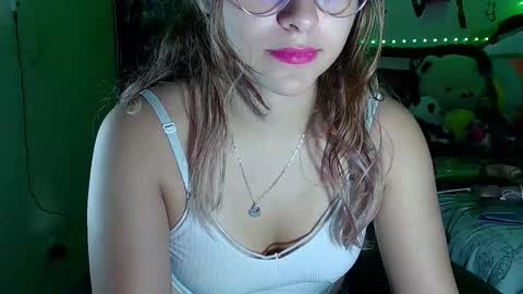 Snapshot of daya202 chatting on October 5, 2025, 3:27 am Eli online show from October 5, 2025, 3:27 am